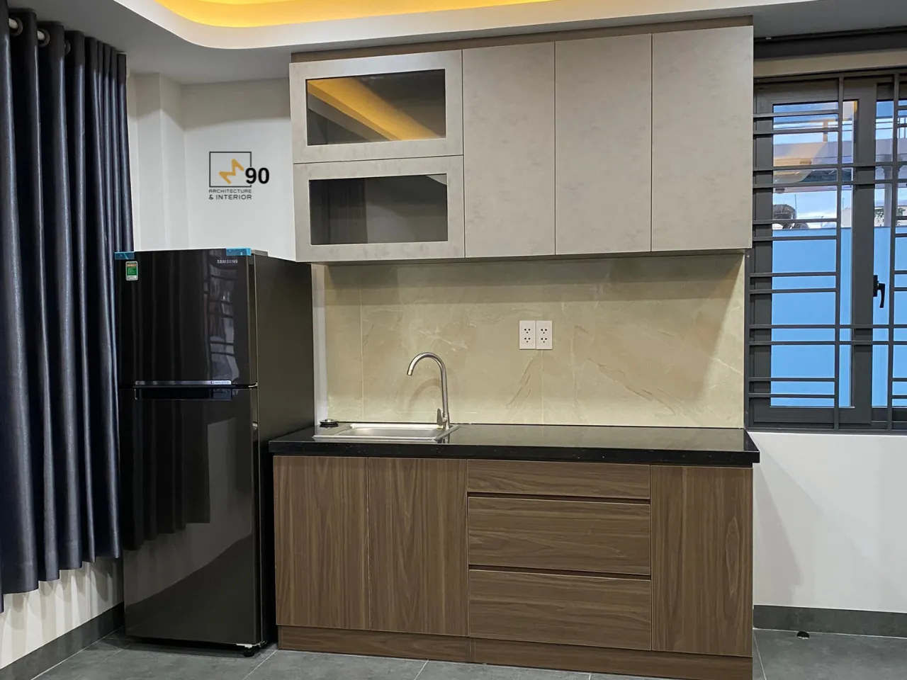 M90 thi công hệ tủ bếp căn hộ mini cho thuê tại Gò Vấp với thiết kế hiện đại, đầy đủ công năng và tối ưu không gian sử dụng.