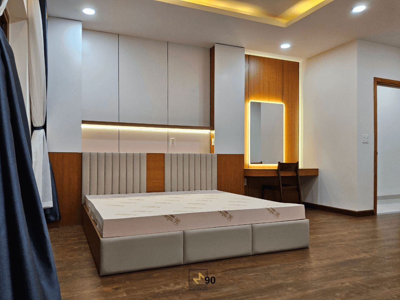 Mẫu vách trang trí dầu giường thiết kế hiện đại, decor gắn led, đầu giường bọc nêm gia tăng tiện ích thư giãn